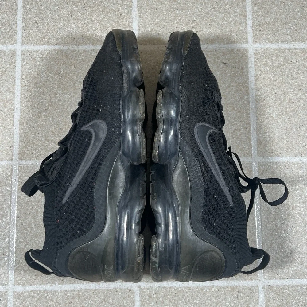 Nike Air VaporMax 2021 Flyknit Shoes Mens 10.5 Black Sneakers DH4084-001
